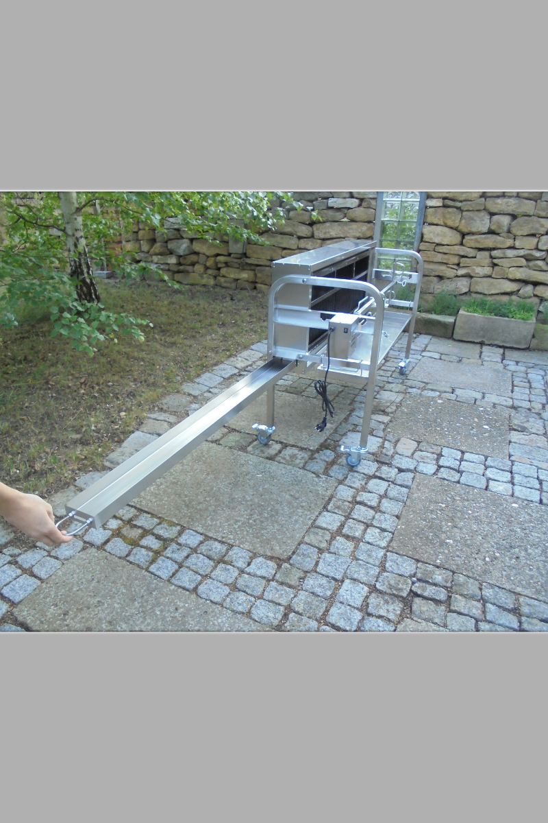 Holz Spanferkelgrill Lammgrill Spießgrill Vertikalgrill